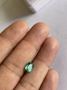 1.36 กะรัต, มรกตธรรมชาติจากแซมเบีย, มรกตทรงคุชชั่นสีเขียว, ขนาด 7.5x5.5x4.5 มม., มรกตเม็ดเดี่ยวสำหรับแหวนและจี้ - Product Image 6