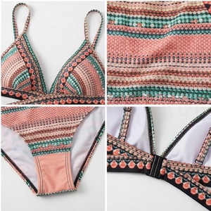 Ensemble bikini 2 pièces à imprimé géométrique avec haut dos nu croisé et bas string, vêtements de plage pour femmes - Product Image 4