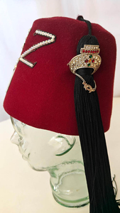Sombrero Masónico Francés Vintage Hecho a Mano en Borgoña con Borlas, de Alta Calidad, Personalizado, 100% Lana, con Pedrería, Transpirable, para Uso Diario - Product Image 3