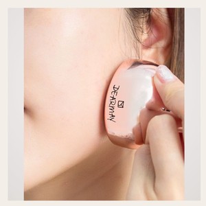 Equipo de masaje ocular DEARMAY Korean K-Beauty IC Massager Edición Limitada Oro Rosa Hecho en Corea - Product Image 3