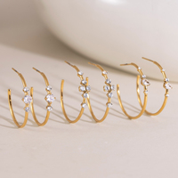 Boucles d'oreilles créoles J&D rondes en acier inoxydable 316L plaqué or 18 carats avec zircons blancs dégradés, style vintage pour femme