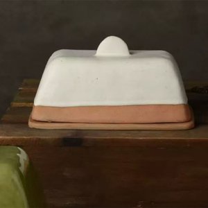Beurrier en porcelaine de style vintage avec couvercle pour réfrigérateur, comptoir et cuisine moderne - Product Image 2