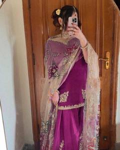 Traje de Salwar Kameez Moderno de Diseño Exclusivo en Chinon Pesado con Bordado de Lentejuelas, Secado Rápido, para Todas las Estaciones, Gharara para Mujer, Corte Regular - Product Image 3
