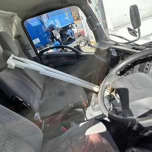 Camioneta Refrigerada ISUZU ELF Usada en Buenas Condiciones, Híbrida, con Funcionamiento Más Suave - Product Image 4