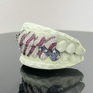 Grillz Diamantés de Qualité Supérieure pour Hommes – Bijou Dentaire Tendance Hip Hop pour Soirées Musicales – Disponible à Prix Abordable - Product Image 3