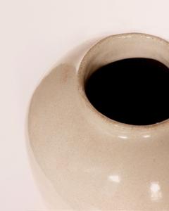 Jarrón Decorativo de Cerámica Refinada con Esmalte Suave Color Rosa Pálido, Forma Contemporánea, Ideal para un Estilo Elegante en el Hogar - Product Image 2