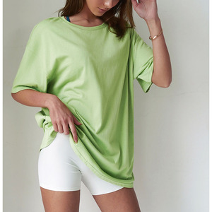เสื้อยืดครอปโอเวอร์ไซส์ผู้หญิง สีพื้น คอกลม แขนสั้น ทรงหลวม ผ้าเจอร์ซีย์คอตตอน ระบายอากาศได้ดี ใส่ได้ทุกฤดู - Product Image 4