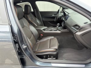 Sedán AWD de Lujo Premium Cadillac CT4 Sport AWD con Asientos de Cuero - Product Image 4