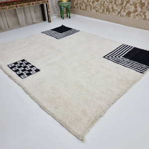 Alfombra de lana excepcional, alfombra personalizada Beniourain, Alfombra de lana abstracta hecha a mano en blanco y negro marroquí, OEM disponible - Product Image 1