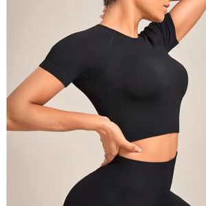 Custom Wholesale Women’s Gym Crop Top – Quick-Dry Nylon Loose Fit Yoga & Workout Activewear - Product Image 4
