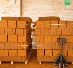 Bloque de Turba de Coco Orgánica Premium de 5 kg, Alta Expansión 17-18 L/kg, Cocoventra, Precio al por Mayor para Jardinería, Exportador y Proveedor de India - Product Image 1