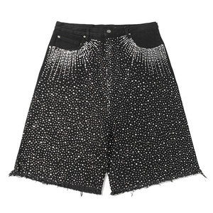 กางเกงยีนส์ขาสั้นผู้ชายแบบใหม่ ตกแต่งด้วยคริสตัลทั่วตัว ผ้าเดนิมยืด คุณภาพสูง สีเข้ม กางเกงยีนส์ลำลองสำหรับผู้ชาย - Product Image 1