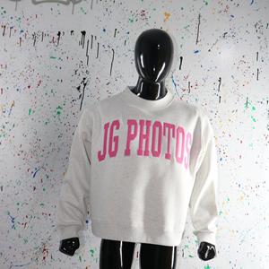 Sudadera JG PHOTOS ASH GREY con cuello alto, 100% algodón, con apliques bordados en rosa, cuello ancho, URBAN PRODUCTIONS - Product Image 6