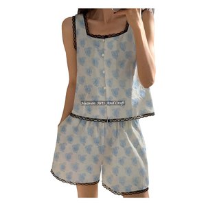 Ensemble de pyjama floral 2 pièces pour femme, débardeur à volants et short à bordure en dentelle, ensemble de loungewear avec haut à manches volantées - Product Image 6