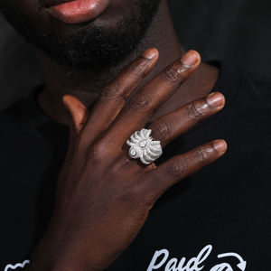Bague de luxe pour homme en argent avec diamants naturels taille brillant ronde, style mariage - Product Image 1