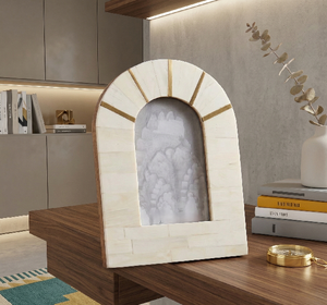 Cadre photo en bois rustique blanc vieilli avec couvercle en verre, prêt à poser sur table et à accrocher au mur, design moderne - Product Image 3