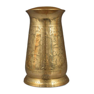 Pichet en laiton artisanal, écologique et durable, 1100 ml, finition dorée, design moderne et luxueux pour la maison, le bureau et les fêtes - Product Image 2