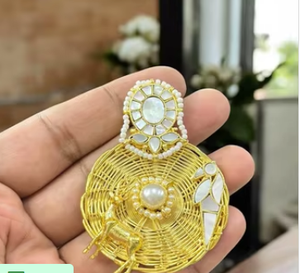 Boucles d'oreilles élégantes à la mode fantaisie meilleure qualité avec ton or parfait pour les occasions de mariage pour les femmes et les filles - Product Image 2