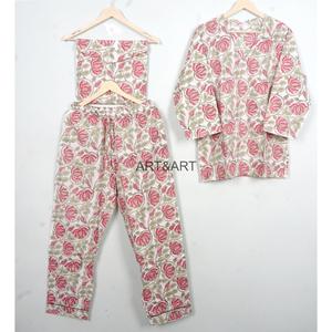 Ensemble de pyjama en coton à imprimé floral pour femmes, col en V, pyjama décontracté pour l'été - Vêtements de nuit confortables et décontractés - Product Image 5