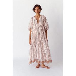 Hermoso Vestido Kyra Hecho a Mano en Largo Maxi, Delicadamente Adornado con Estampado Tie-Dye Tradicional en Tonos Melocotón, Lavable, 100% Algodón - Product Image 4