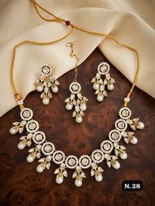 Conjunto de Collar y Pendientes de Boda Vintage de Aleación Chapada en Oro Antiguo con Circones y Perlas de Imitación, Diseño Geométrico Clásico de Alta Calidad - Product Image 1
