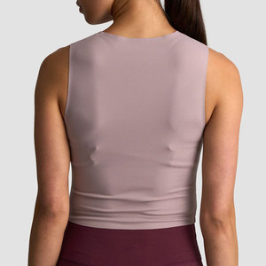 Ensemble de vêtements de sport pour femmes à haute élasticité, OEM, tenue d'été ajustée, sans manches, haute résistance, pour le yoga et les activités sportives - Product Image 2