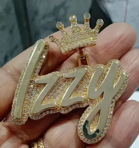 Pendentif personnalisé avec couronne, style hip-hop, serti de moissanite, collier avec nom personnalisé, breloque lettre personnalisée, bijoux pour homme et femme - Product Image 1