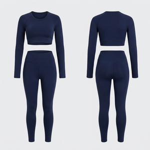 Ensemble 2 pièces de yoga pour femme : Crop top uni à manches longues et leggings en polyester à taille haute élastique, idéal pour la gym et l'entraînement (personnalisable) - Product Image 4