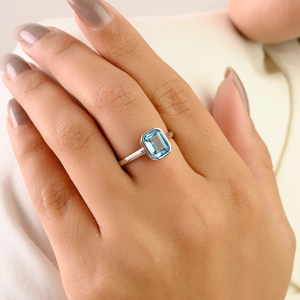 Anillo de Plata de Ley Hecho a Mano con Topacio Azul Genuino, Corte Esmeralda, Hermoso Solitario para Mujer, Joyería Fina - Product Image 2