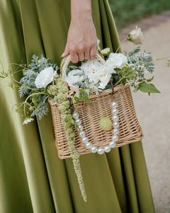 Exquisita Cesta de Mimbre Hecha a Mano, Ecológica y de Lujo, para Damas de Honor, Porta Flores Decorativo para Bodas Rústicas - Product Image 3