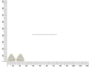 Boucles d'oreilles clous de luxe pour femme en or massif 10K, motif géométrique triangle, serties de moissanite taille baguette – Cadeau tendance pour fêtes, mariages, anniversaires - Product Image 5