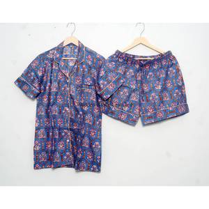 Conjunto de Pijama Romántico para Mujer, 100% Algodón, Estampado a Mano, Pantalones Cortos Tipo Canguro, Estampado Floral, Ropa de Dormir Suave, Perfecta para el Hogar - Product Image 3