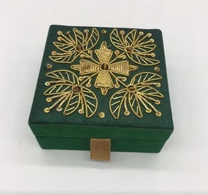 Caja de Joyería Bordada a Mano de Lujo, Verde, Decorativa, con Hilo Dorado Zari, Estuche de Almacenamiento, Regalo de Boda - Product Image 3