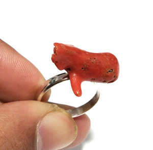 Anillo de Plata de Ley 925 Hecho a Mano con Coral Rojo Natural y Engaste de Bisel, Estilo Bohemio, Diseño de Rama, Joyería para Regalo de Boda - Product Image 2
