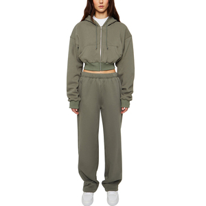 Ensemble 2 pièces pour femme de qualité supérieure avec fermeture éclair, dernières tendances, logo personnalisé, sweat-shirt court et pantalon de jogging pour femme. - Product Image 1