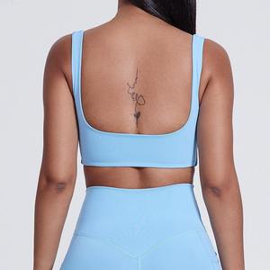 Sujetador deportivo cómodo de color liso para mujer, ideal para correr, yoga, pilates, entrenamiento físico básico, con logo frontal, tipo top de yoga. - Product Image 3