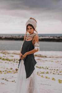 Blusa de Mujer Vintage con Estampado Floral, Sin Mangas, Dobladillo Asimétrico, Corte Regular, Estilo Casual de Verano - Product Image 5