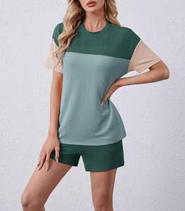 Ensemble deux pièces pour femme avec logo personnalisé OEM – T-shirt et short coupe classique – Produit tendance au meilleur prix – Confortable – En promotion - Product Image 4