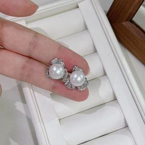 Boucles d'oreilles luxueuses en perles d'eau douce de 7-8 mm, grandes, givrées, en forme de cœur, pour femmes, accessoire de luxe léger avec un tempérament élégant - Product Image 1