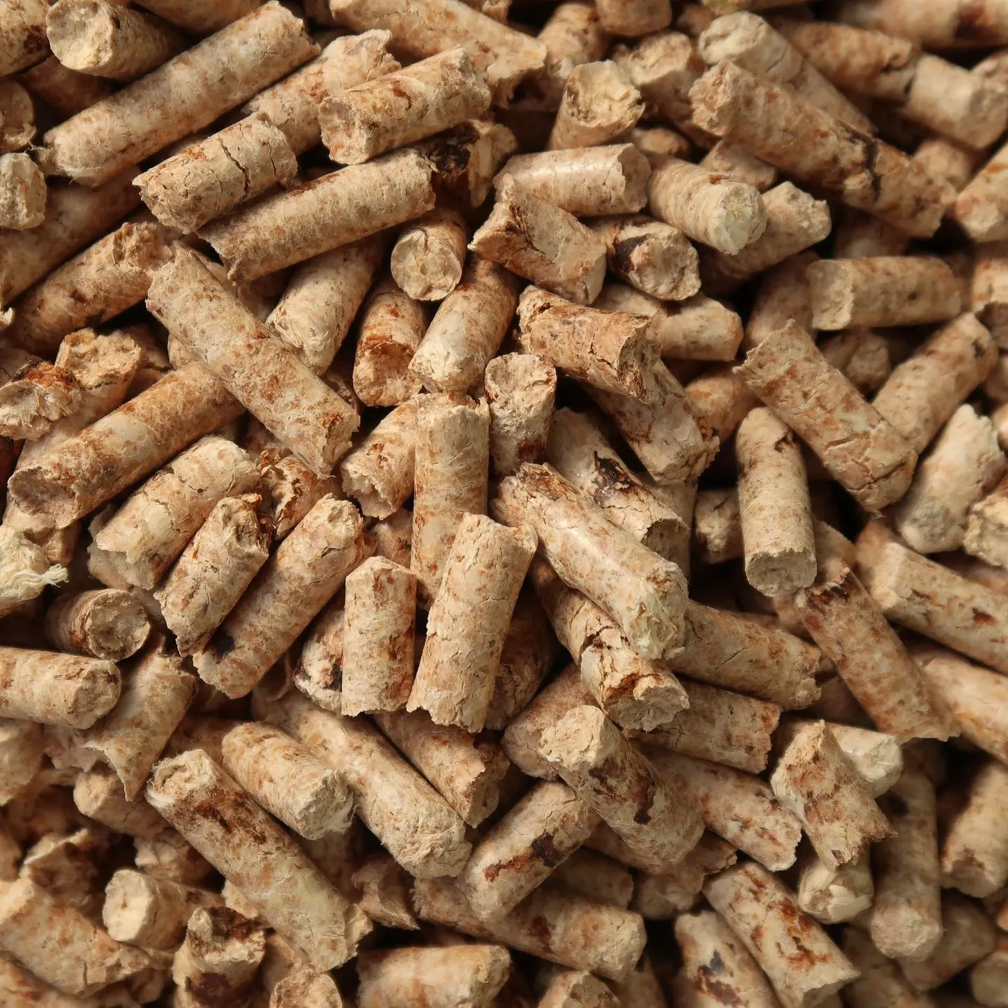 Express delivery Original Premium Wood Pellets EN Plus-A1 Wood Pellet 15kg bags Pellets Premium Pine Wood Available