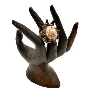 Gioielli alla Moda, Anelli in Vera Conchiglia Marina Naturale, Anello Unico a Forma di Conchiglia per Donne da Bali, Indonesia - Product Image 2
