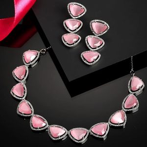 Conjunto de Collar y Pendientes de Cristal Rosa con Corte Trillón, Plateado, Joyería Romántica para Mujer - Product Image 3