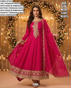 Robe Anarkali traditionnelle brodée Bandhani Orange Rangoli Chinon, longueur ras du sol, protection solaire, séchage rapide, pour mariage et fête - Product Image 3