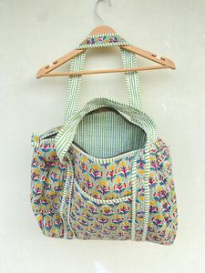 Bolso Tote Acolchado Ligero de Color Sólido con Parches, Gran Capacidad, de Algodón, para Mujer, Venta al Por Mayor - Product Image 4