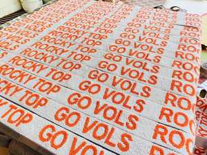 สายเข็มขัดลูกปัด HOOK EM ผ้าฝ้าย 100% สไตล์หวาน ขนาด 46 นิ้ว พร้อมตะขอทองแบบถอดได้ - Product Image 1