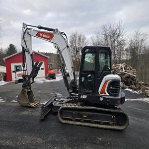 Bobcat E88 abordable à vendre, peu d'heures de fonctionnement, en excellent état, idéal pour les travaux de construction de petite et grande envergure. - Product Image 1