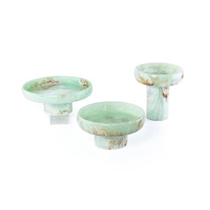 Nouvelles coupelles sur pied en résine Flow Resin, design élégant, finition brillante, pour dattes, fruits, chocolats, décoration de table, meilleurs plateaux et coupelles sur piédestal en résine. - Product Image 1
