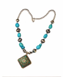 Collar bohemio con piedras de colores – Joyería tribal hecha a mano con cuentas – Collar de joyería bohemia rústica para mujer - Product Image 4