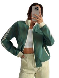 เสื้อแจ็คเก็ตเบสบอลสไตล์วินเทจทรงหลวม คอปกพับ แขนยาว ผ้าฟลีซ ดีไซน์สองด้าน สำหรับฤดูหนาว ขายส่ง - Product Image 6