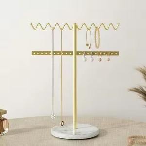 Support à bijoux de luxe en métal pour colliers, boucles d'oreilles et bracelets - Product Image 1